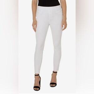 Liverpool Chloe Pull-On Crop jeans